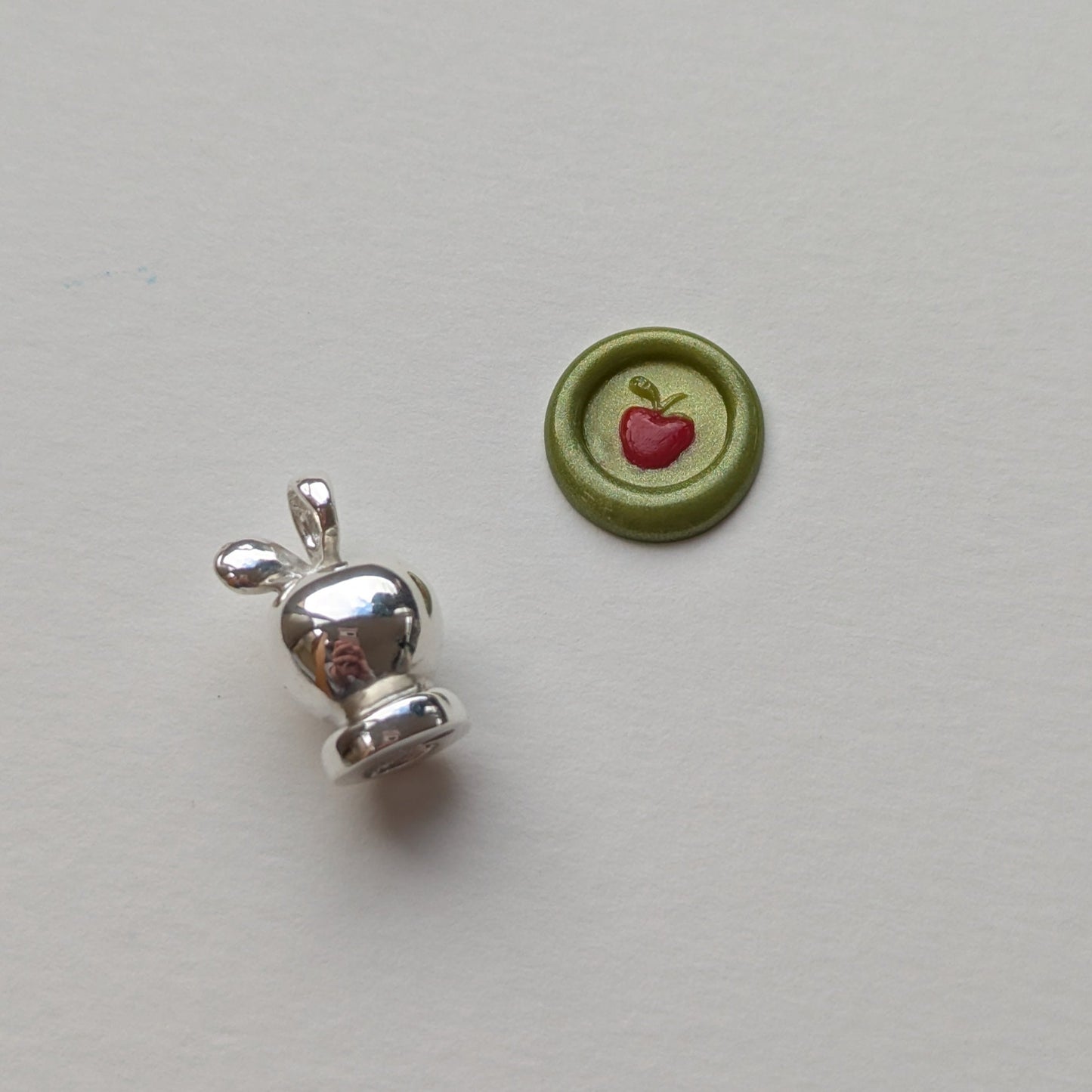 Juicy Apple Wax Stamp Silver Pendant - Necklace Set